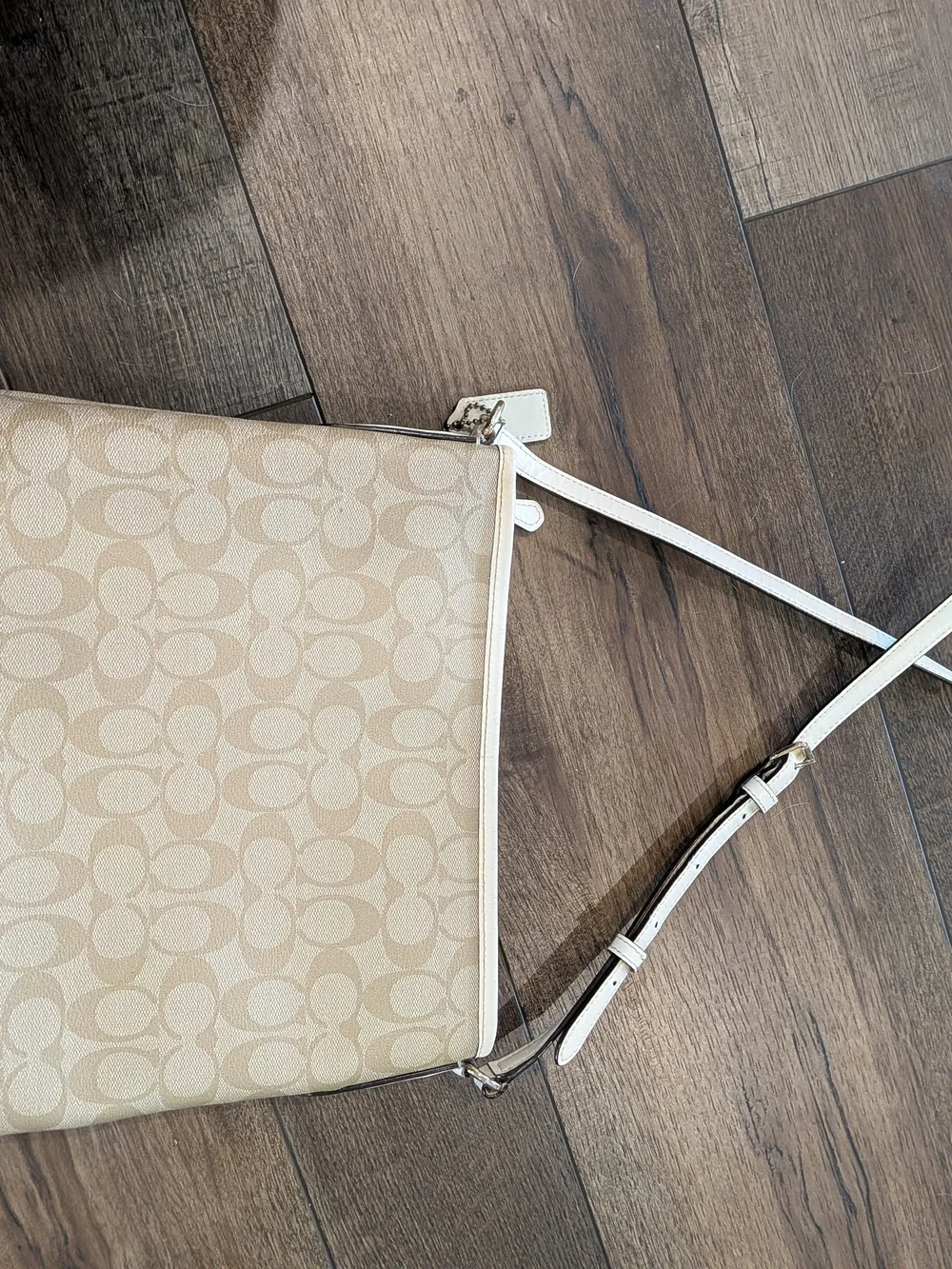 Coach Signature Canvas Crossbody Bag in Khaki/Chalk